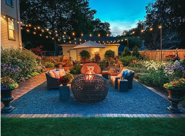 Backyard Living Space - Backyard fire pit layout idea